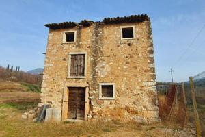 TER. AGRICOLO A CAPRINO VERONESE