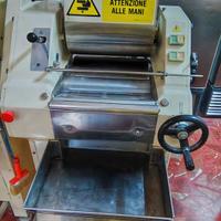 sfogliatrice semiautomatica con impastatrice