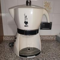macchinetta del caffè bialetti moka con capsule