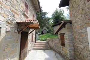 CASA SEMINDIPENDENTE A TOANO