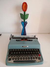 Macchina da scrivere OLIVETTI Lettera 32