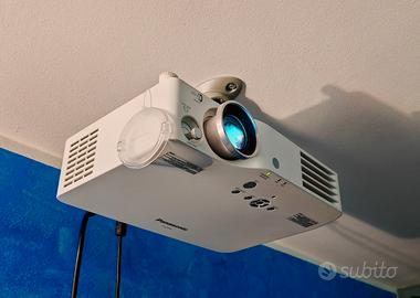 Videoproiettore Panasonic PT-AX200E + Telo a rullo