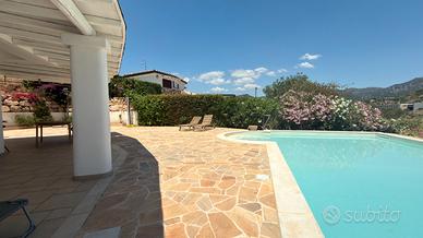 Villa Indipendente con Piscina e Giardino