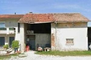 Immobile in asta di 450 m² con 5 locali e box auto