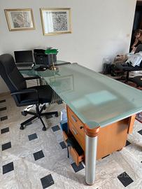 Scrivania per uffico in cristallo