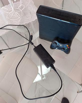Xbox 360 slim con giochi installati al interno 