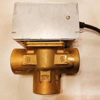 Valvola a tre vie motorizzata