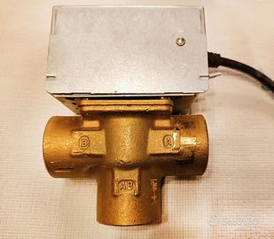 Valvola a tre vie motorizzata