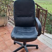 Sedia da ufficio danneggiata