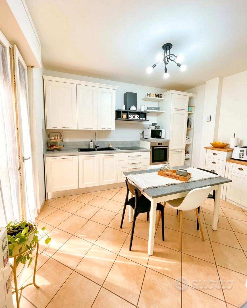 Alghero AMPIO PENTAVANO CON GARAGE E CANTINA - Vista 5