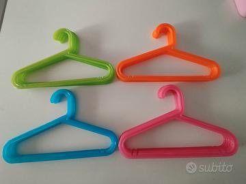 grucce per bambini in plastica colorata 