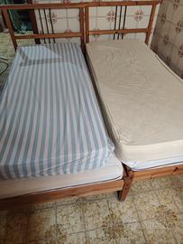 2 letti singoli Ikea 