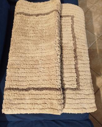 tappeto nuovo beige e marrone