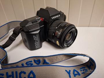 Macchina fotografica Yashica 200-AF