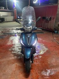 Beverly 300