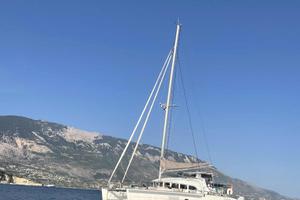 Catamarano Lagoon 380