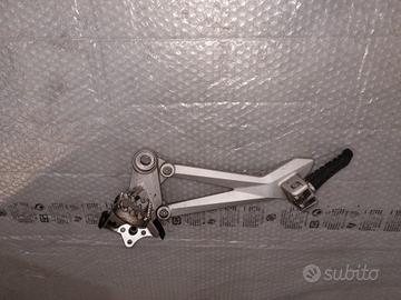 Pedana poggiapiedi staffa sinistra ktm 690 smc