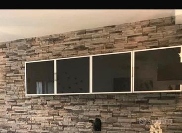 mobile da parete in vetro