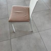 Sedie in legno bianco con cuscino