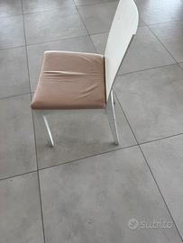 Sedie in legno bianco con cuscino