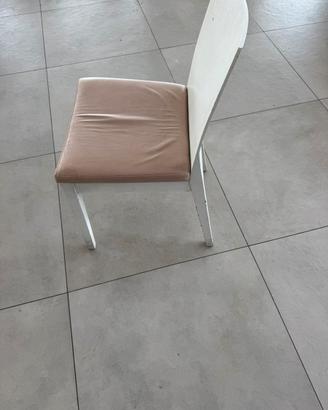 Sedie in legno bianco con cuscino