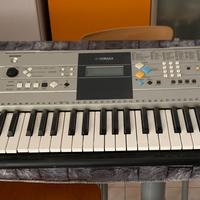 Tastiera yamaha  con supporto