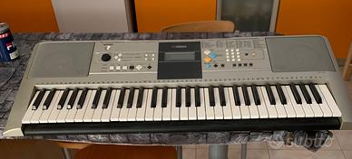Tastiera yamaha  con supporto