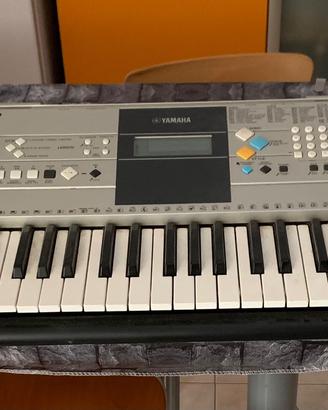 Tastiera yamaha  con supporto