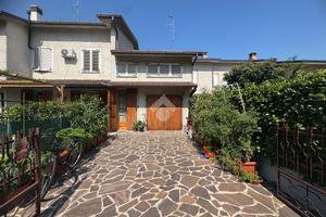 4 LOCALI A NOVELLARA