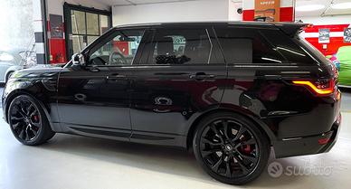 RANGE ROVER SPORT HST HYBRID Total Black +CARBONIO