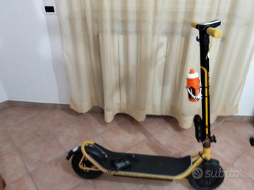 Monopattino Ducati scrambler 