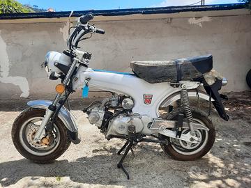 Honda Dax 50 4t replica