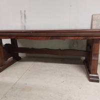 tavolo di noce fatto da falegname