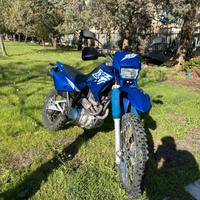 Yamaha  XT600E.  PERMUTO 