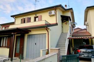 Villetta a schiera di 99 m² con 4 locali e box aut
