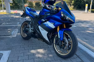 Yamaha r1 2009 con 37000km
