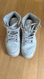 Air jordan 1 mid triple white