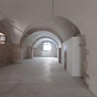 Locale uso commerciale