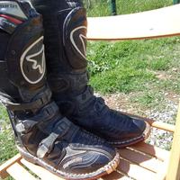 Protezioni e stovali enduro