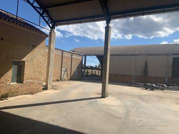 Capannoni diversi metri quadrati