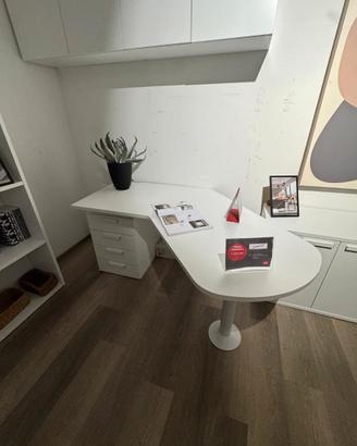 Ufficio moderno bianco - da esposizione