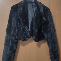 Coprispalle nero in finta pelliccia 