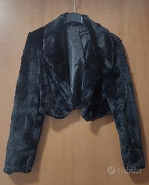 Coprispalle nero in finta pelliccia 