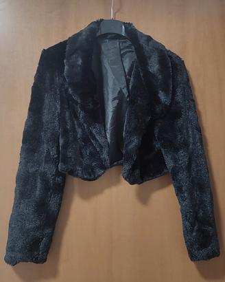 Coprispalle nero in finta pelliccia 
