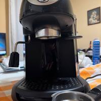 Macchina caffè DeLonghi nera