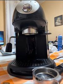 Macchina caffè DeLonghi nera
