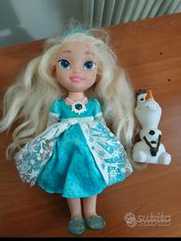 Bambola Elsa Frozen che canta