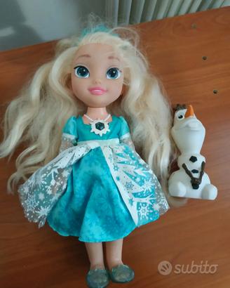 Bambola Elsa Frozen che canta