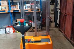 Stoccatore elettrico jungheinrich doppia alzata