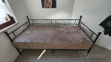 divano letto in ferro battuto 